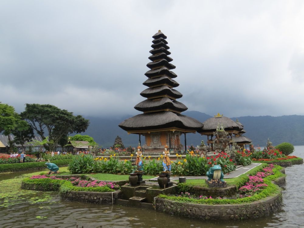 The Ulun Danu temple is surrounded by the flowers and gardens the Bali people love so much!