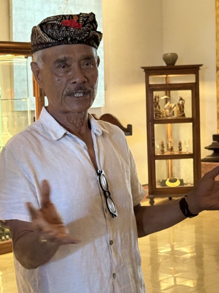 Agung spent a lot of time with Jim and I explaining his art collection and techniques