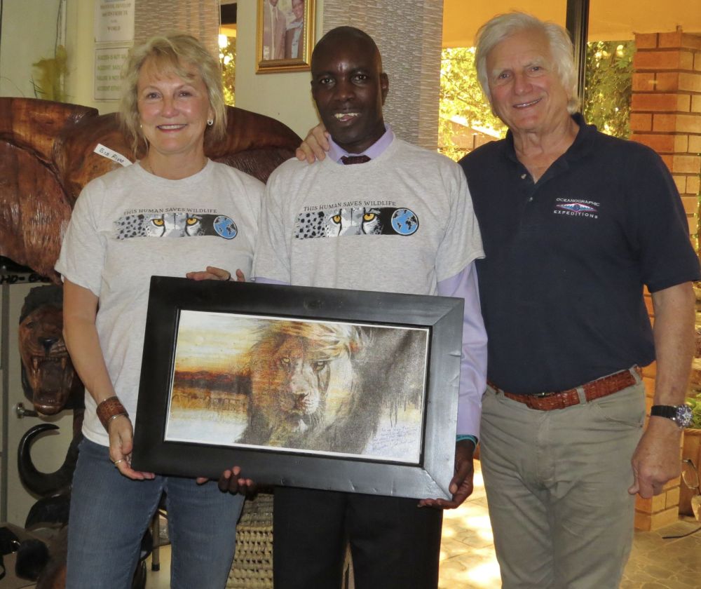 The headmaster at Mosi high school is an artist himself and loves the new Art and Conservation room. We helped create at his school..