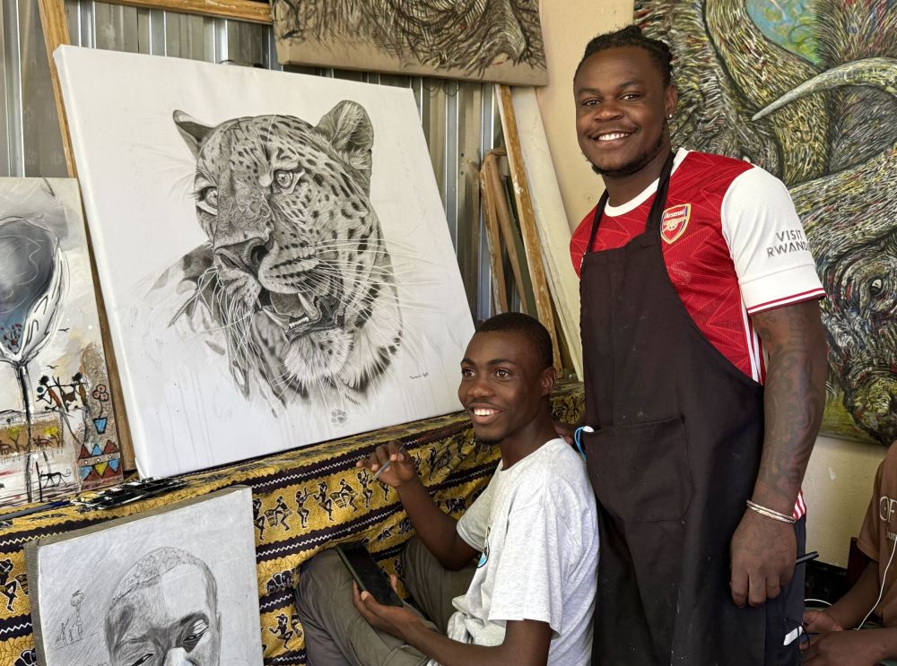 Descent , our first scholarship recipient now exhibits alongside Thembelani